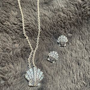 Shell Pendant Necklace and Earring Set
